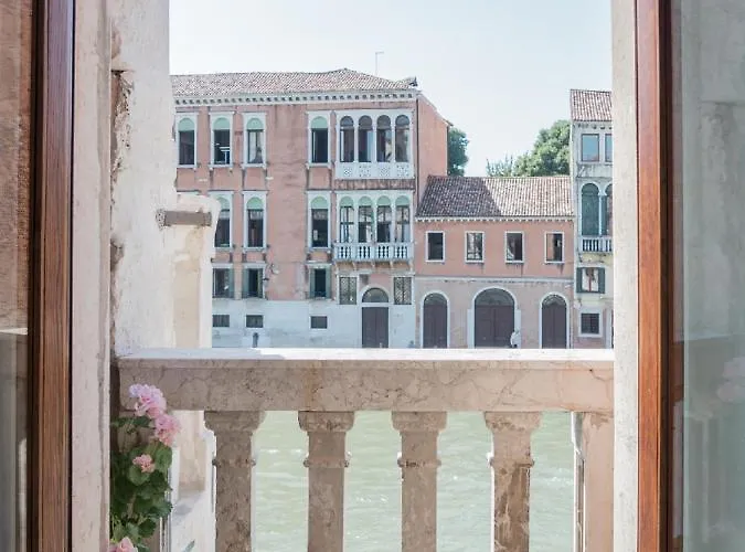 Palace Canal View By Wonderful Italy